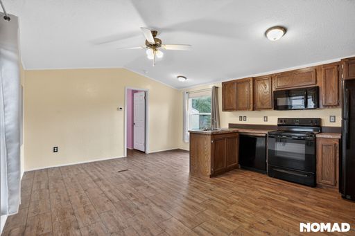 Charming 2BR mobile home in Spring – photo 1