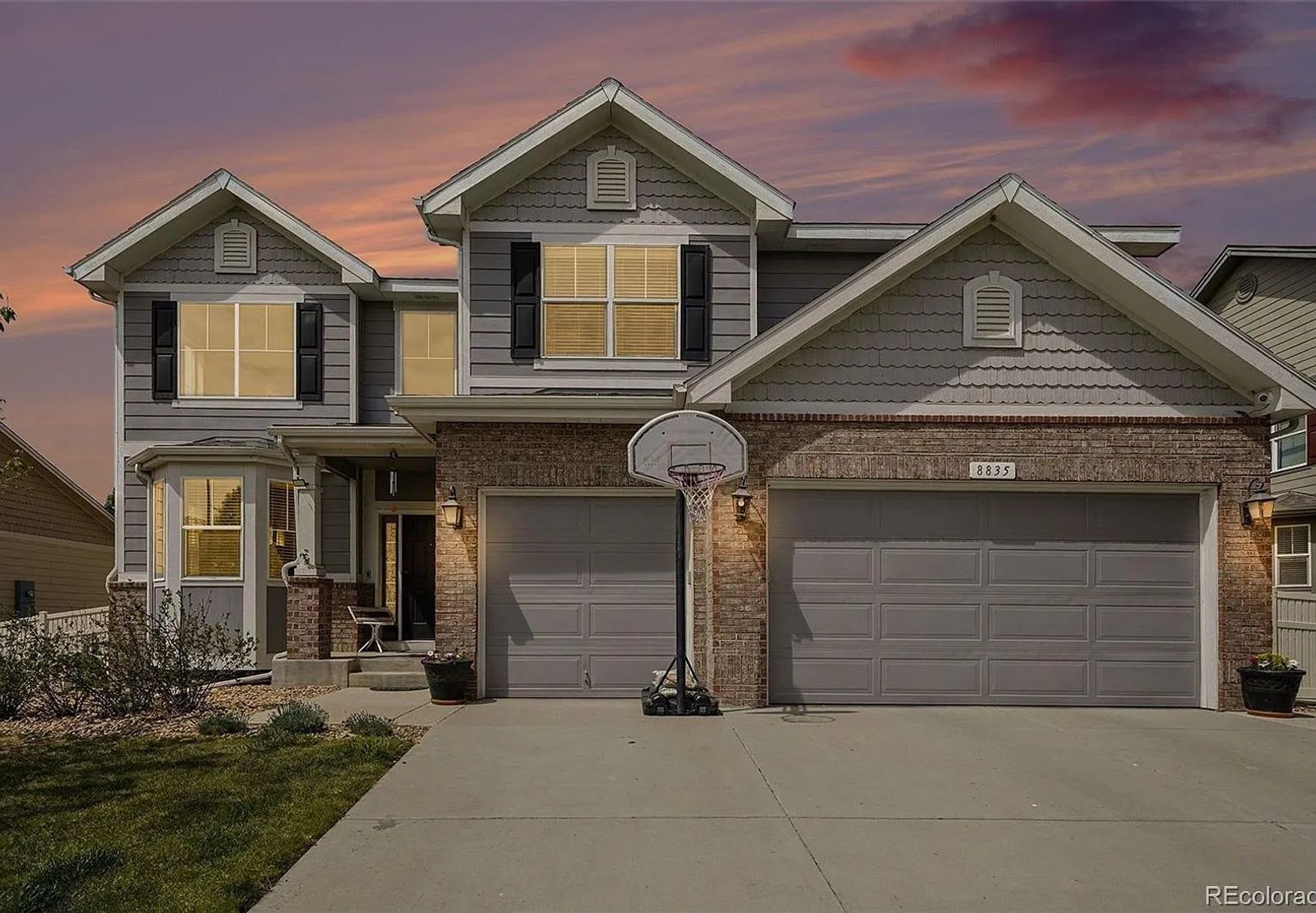 Longmont House: 8835 Foxfire St