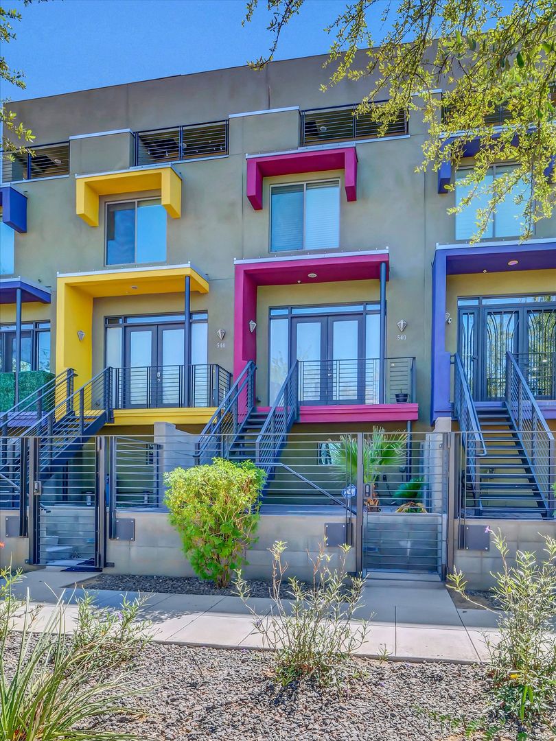 Phoenix House: 540 E Ames Pl