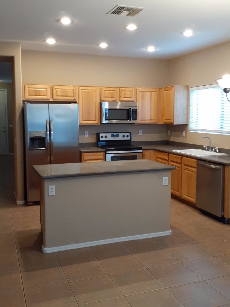 Phoenix House: 2428 W. Roeser Rd.