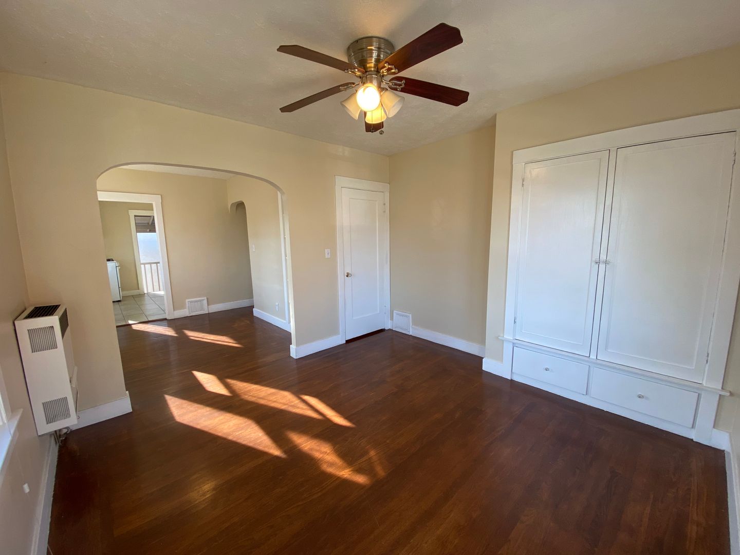Sacramento Apartment: 2060 Sutterville Road