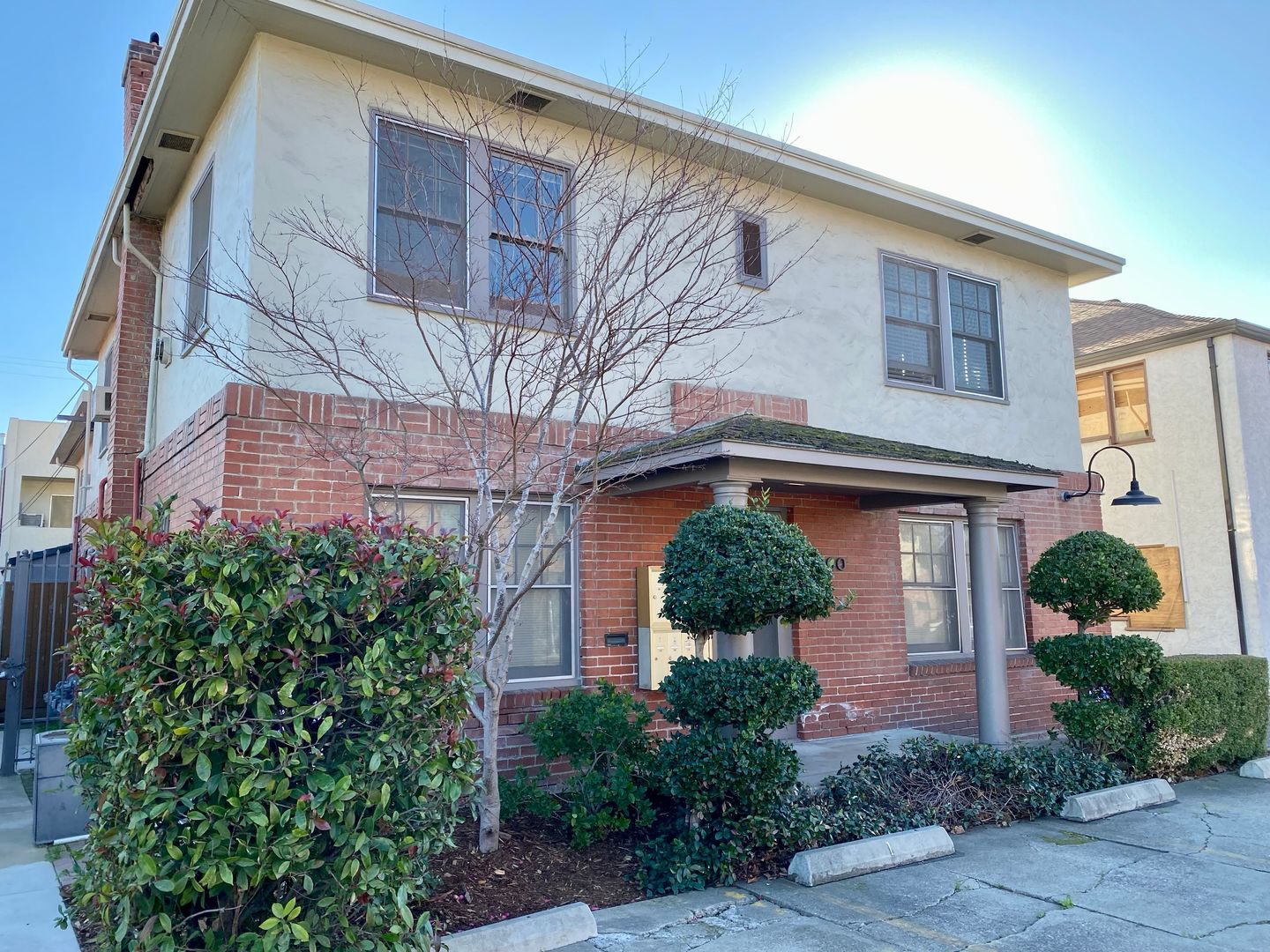 Sacramento Apartment: 2060 Sutterville Road