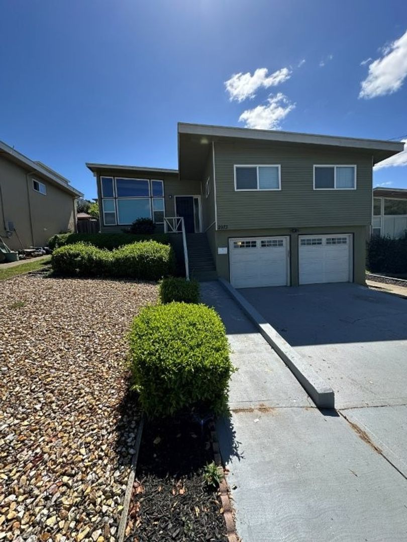 Hayward Apartment: 2973 Hardeman Street