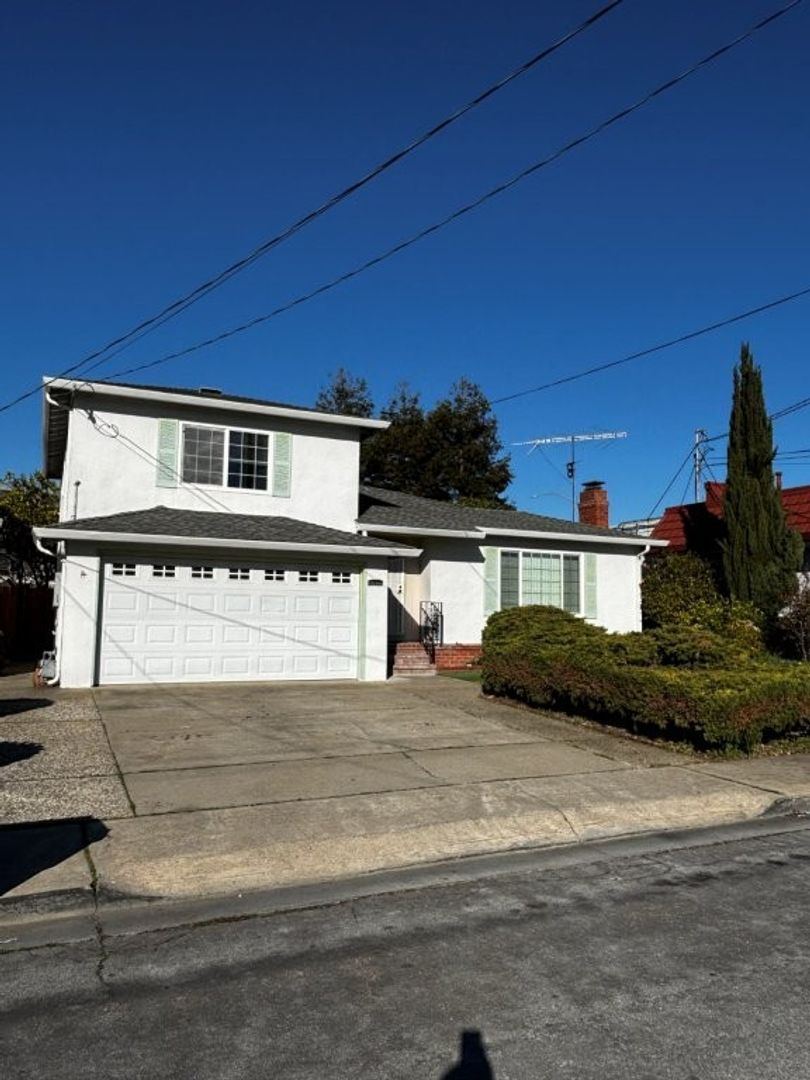 Castro Valley House: 21101 Aspen Ave