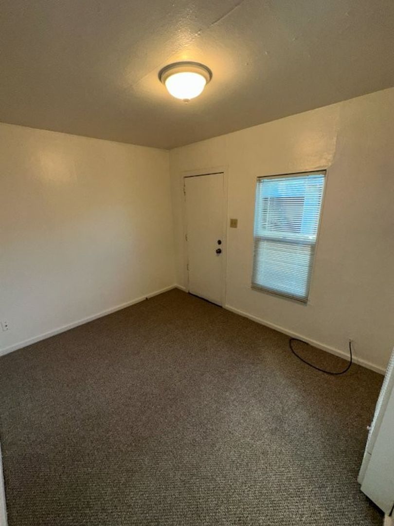 Hayward Apartment: 331 - 337 & 347 - 353 Smalley Ave