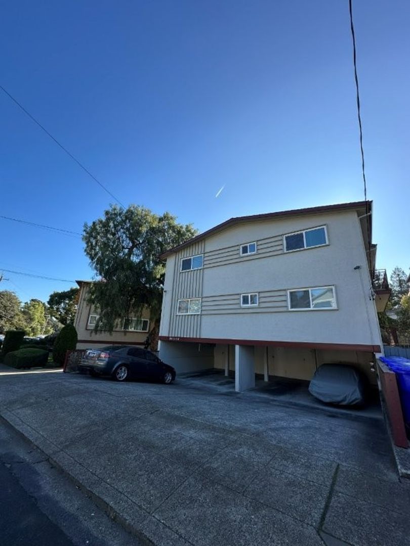 Castro Valley Apartment: 2311 Regent Way