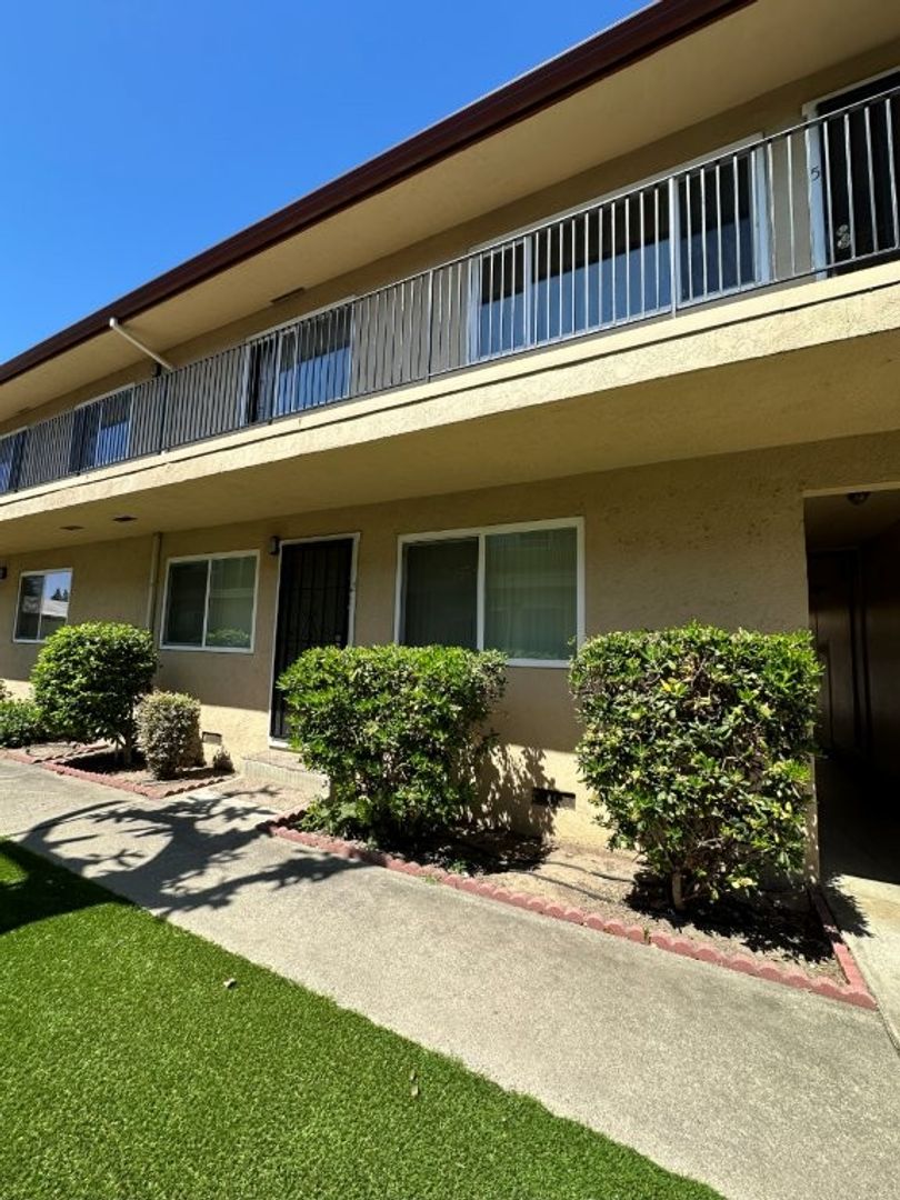 Hayward Apartment: 24409 Soto Rd