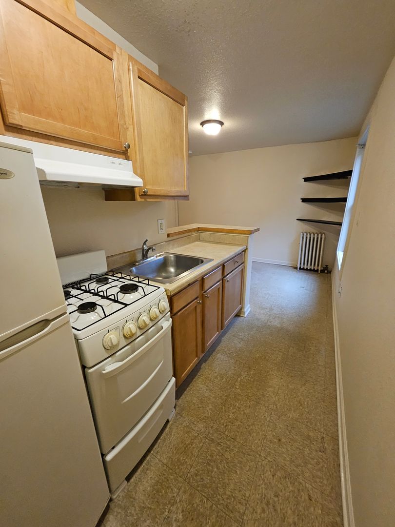 Seattle Apartment: 1712 Summit Ave