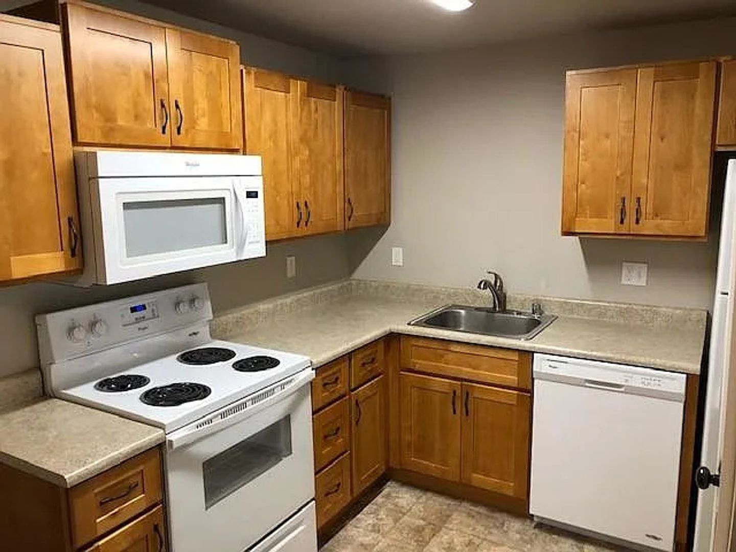 Tacoma Apartment: 3219 49th Ave NE