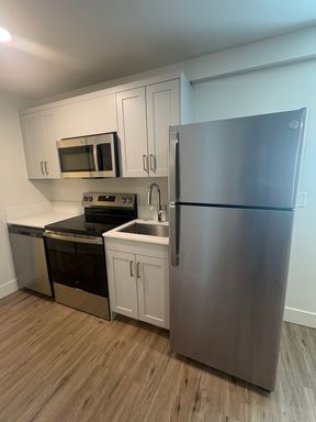 Newly Renovated Studio in Capitol Hill! – photo 1