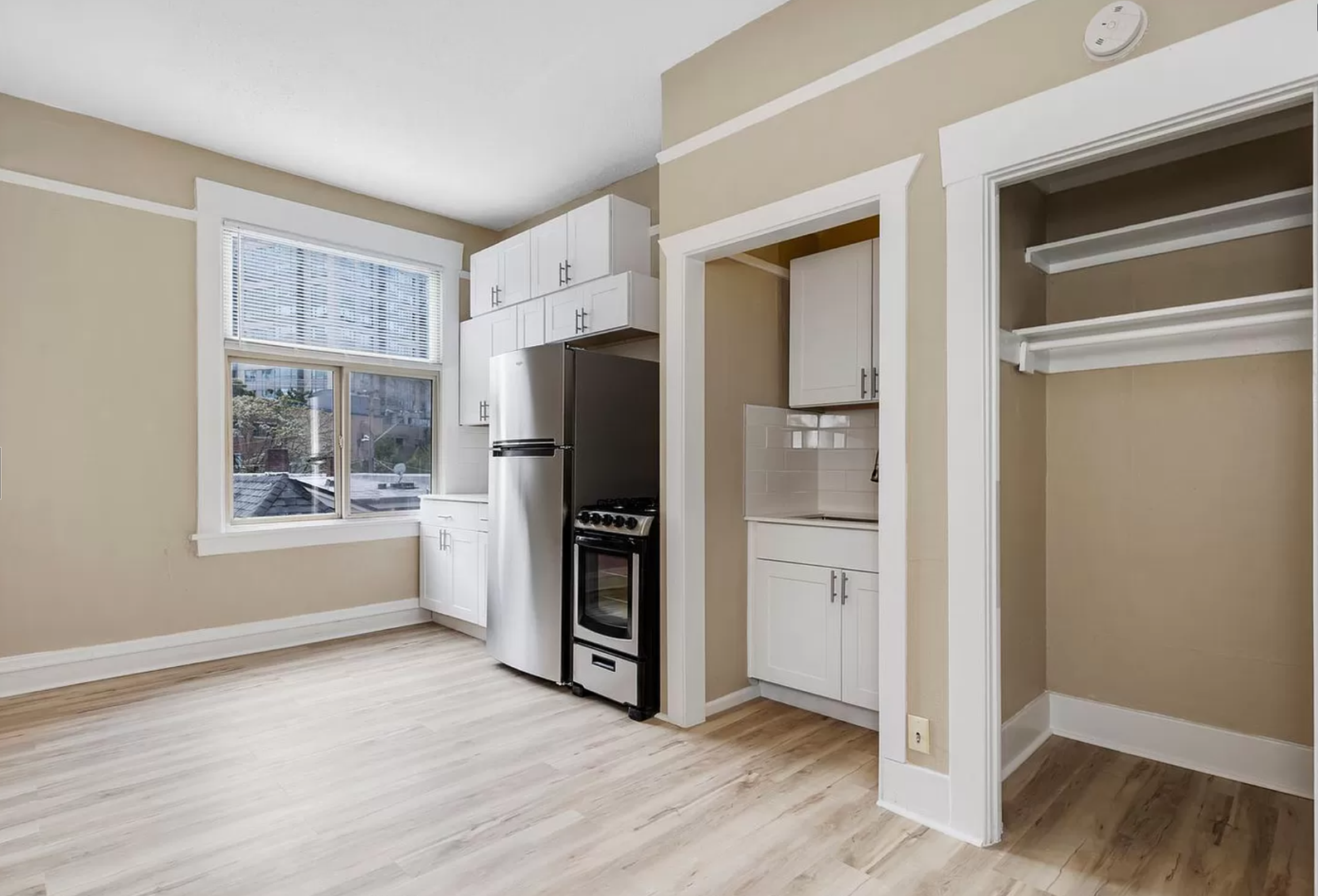 Seattle Apartment: 1412 Summit Ave