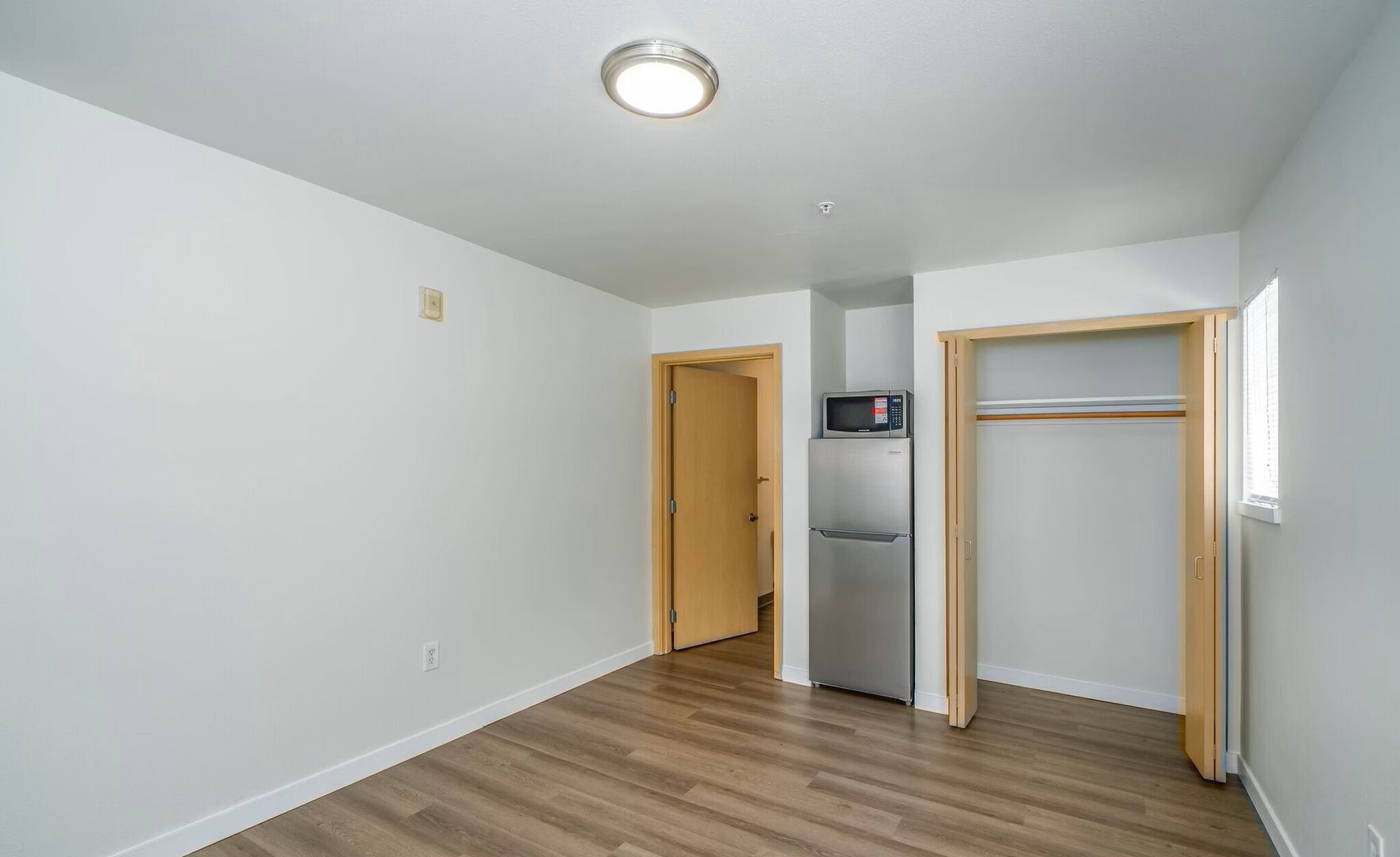 Seattle Apartment: 4548 20th Avenue NE