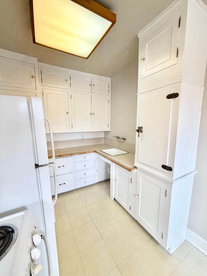 Seattle Apartment: 308 Melrose Ave E