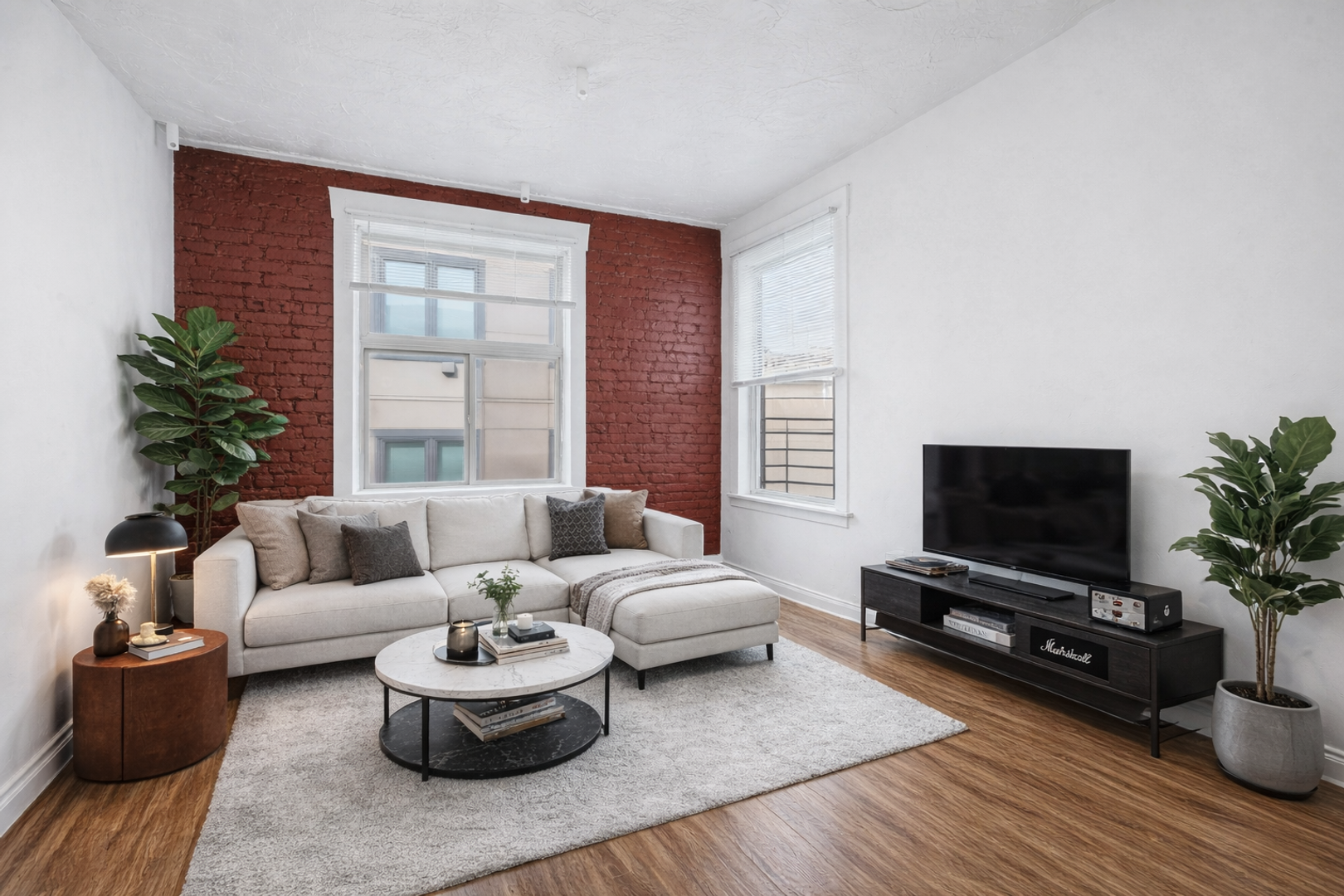 Seattle Apartment: 1412 Summit Ave