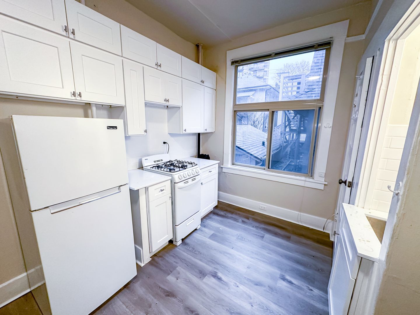 Seattle Apartment: 1412 Summit Ave