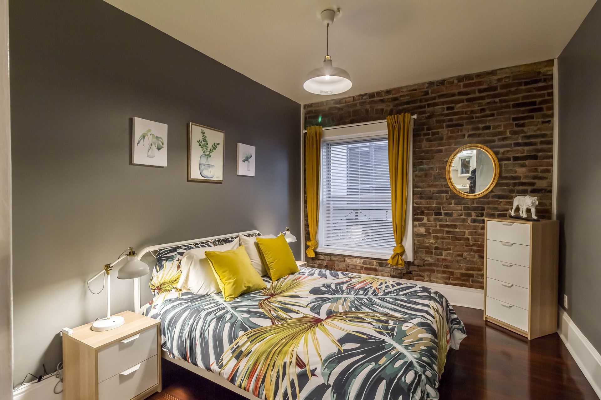 Seattle Apartment: 1521 15th Ave
