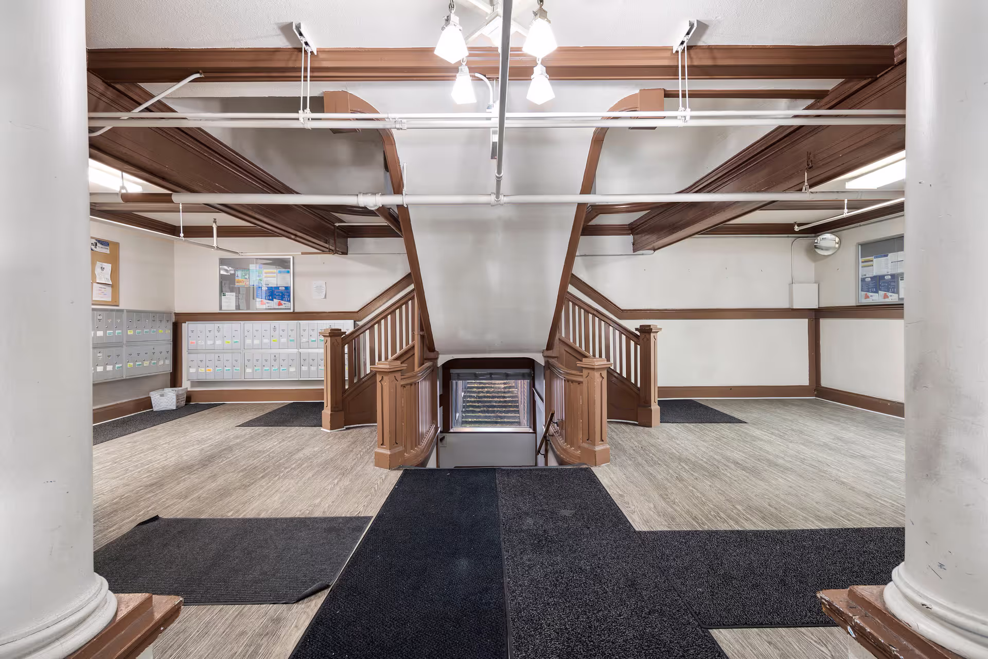 Seattle Apartment: 1712 Summit Ave