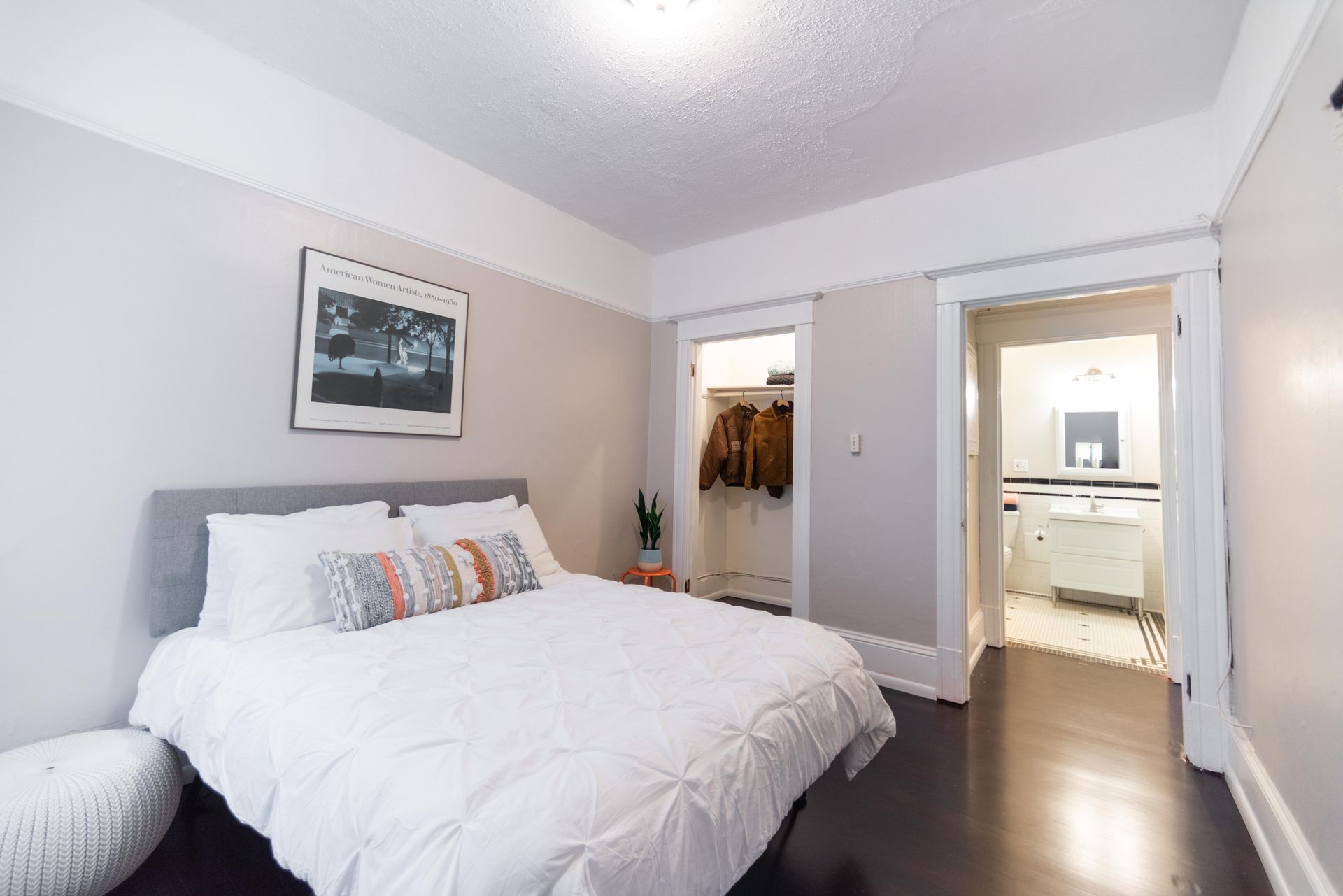 Seattle Apartment: 1521 15th Ave