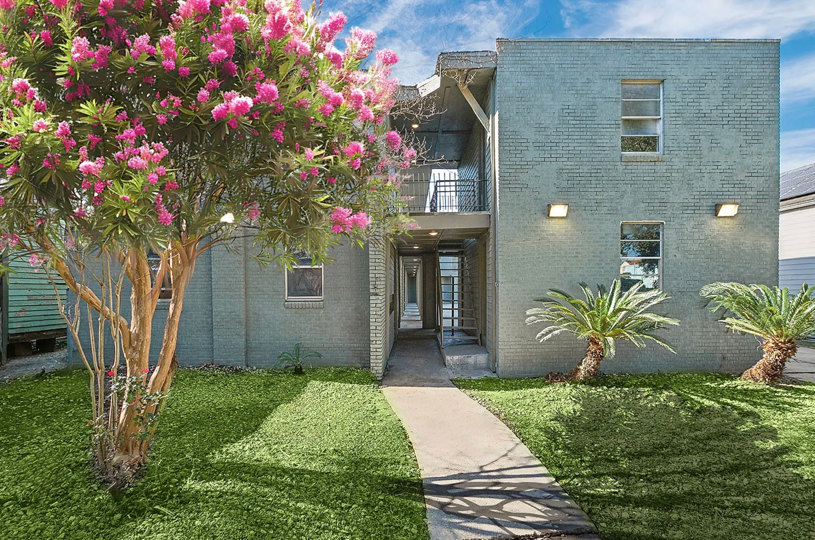 New Orleans Apartment: 2316 Washington Ave -  101