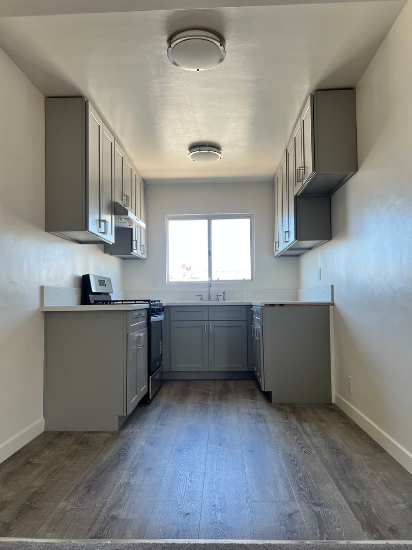 Los Angeles Apartment: 5434 Sierra Vista Avenue