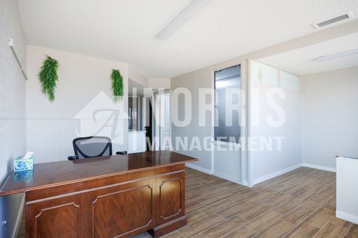 Office with Large Parking/Yard – photo 1