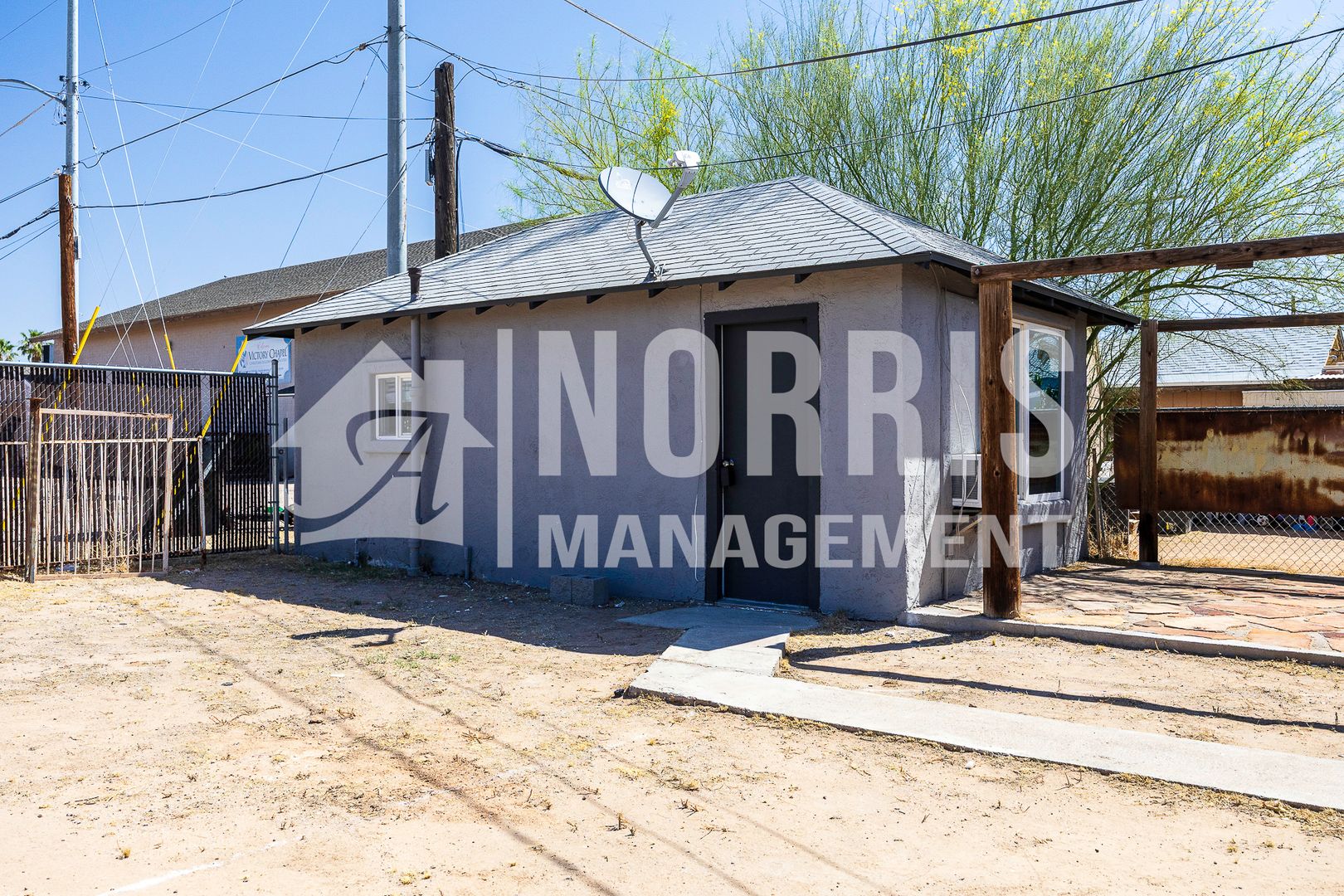 Casa Grande House: 104 1/2 E 10th St