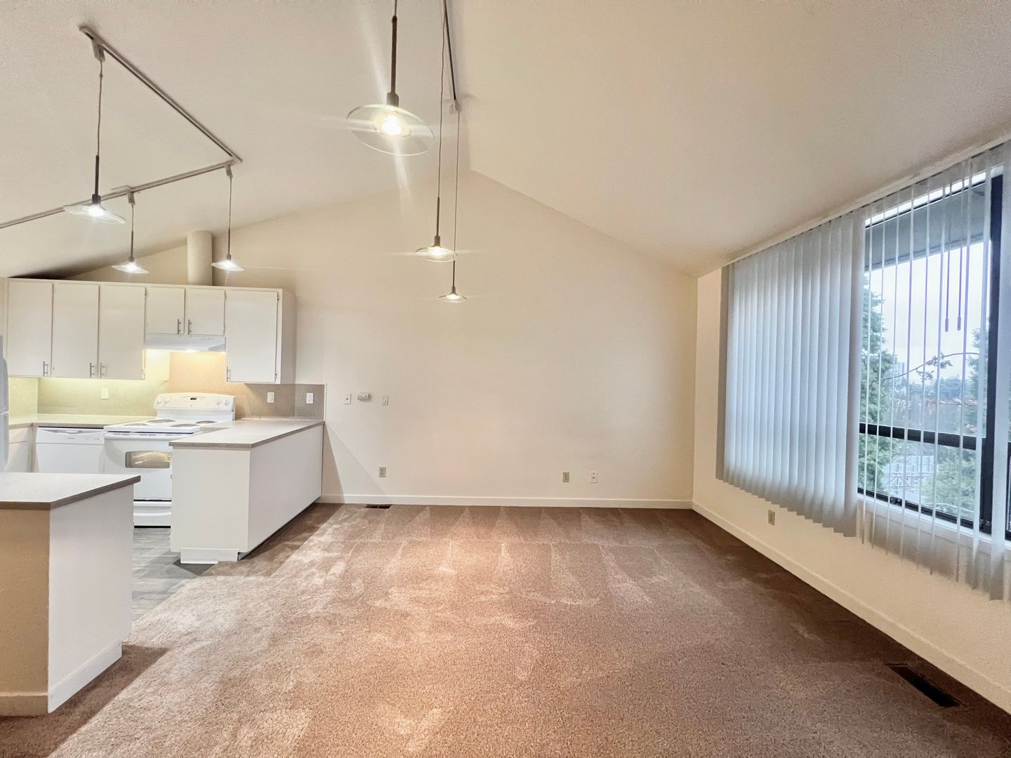 PORTLAND Apartment: 1609-1623 SW MONTGOMERY ST