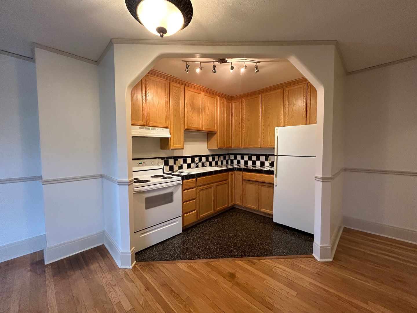 PORTLAND Apartment: 1514 NE 17TH AVE.