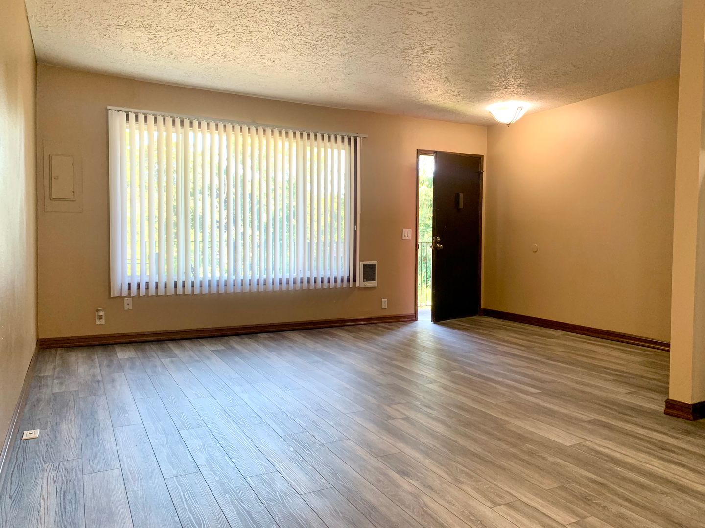 PORTLAND Apartment: 4337-4371 SW GARDEN HOME RD