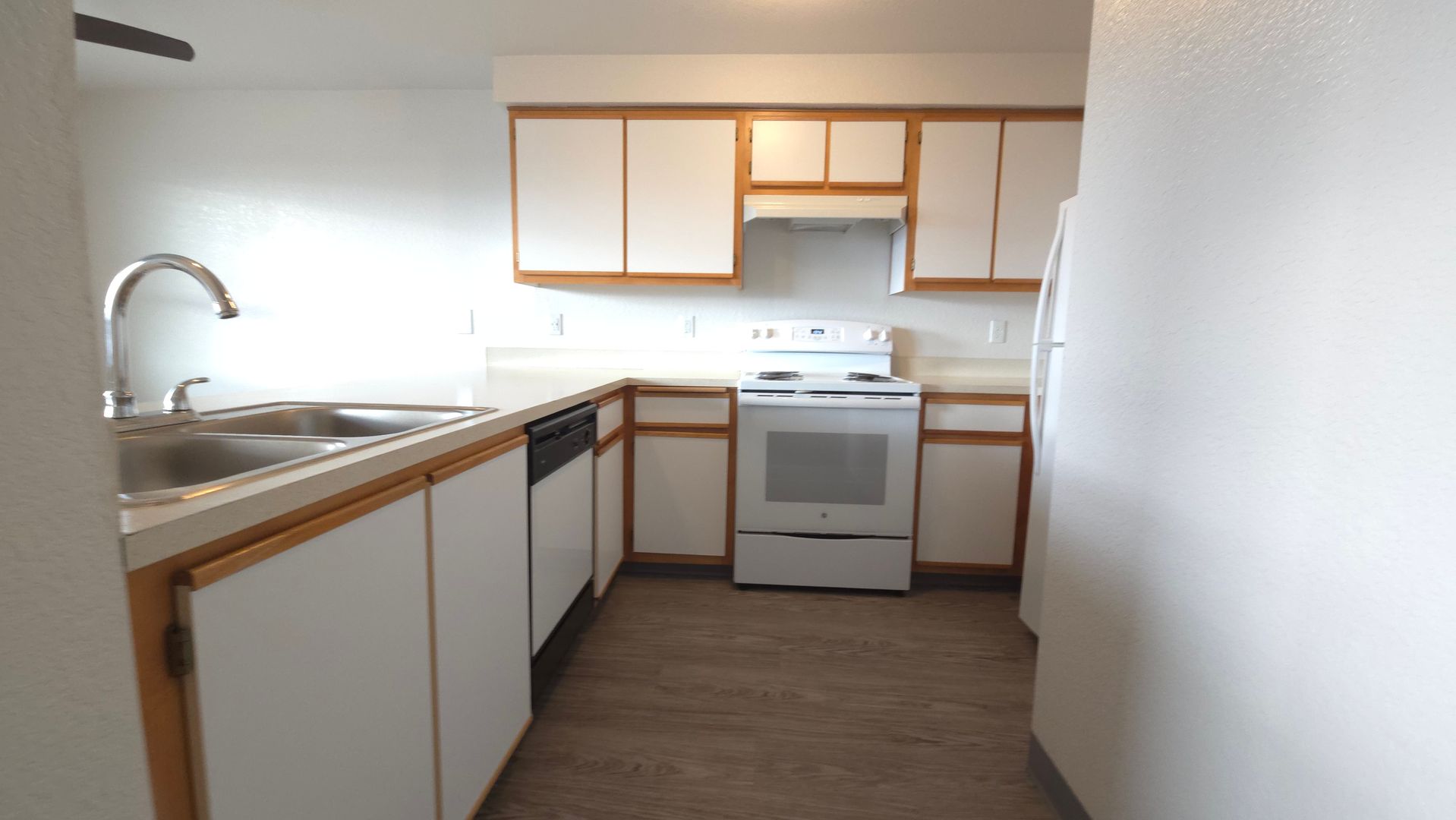 SALEM Apartment: 1304-1330 WALLACE RD. NW