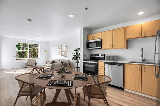 Spacious Modern 1 Bed with ONE MONTH FREE! App Fee Credited Back On Move In!