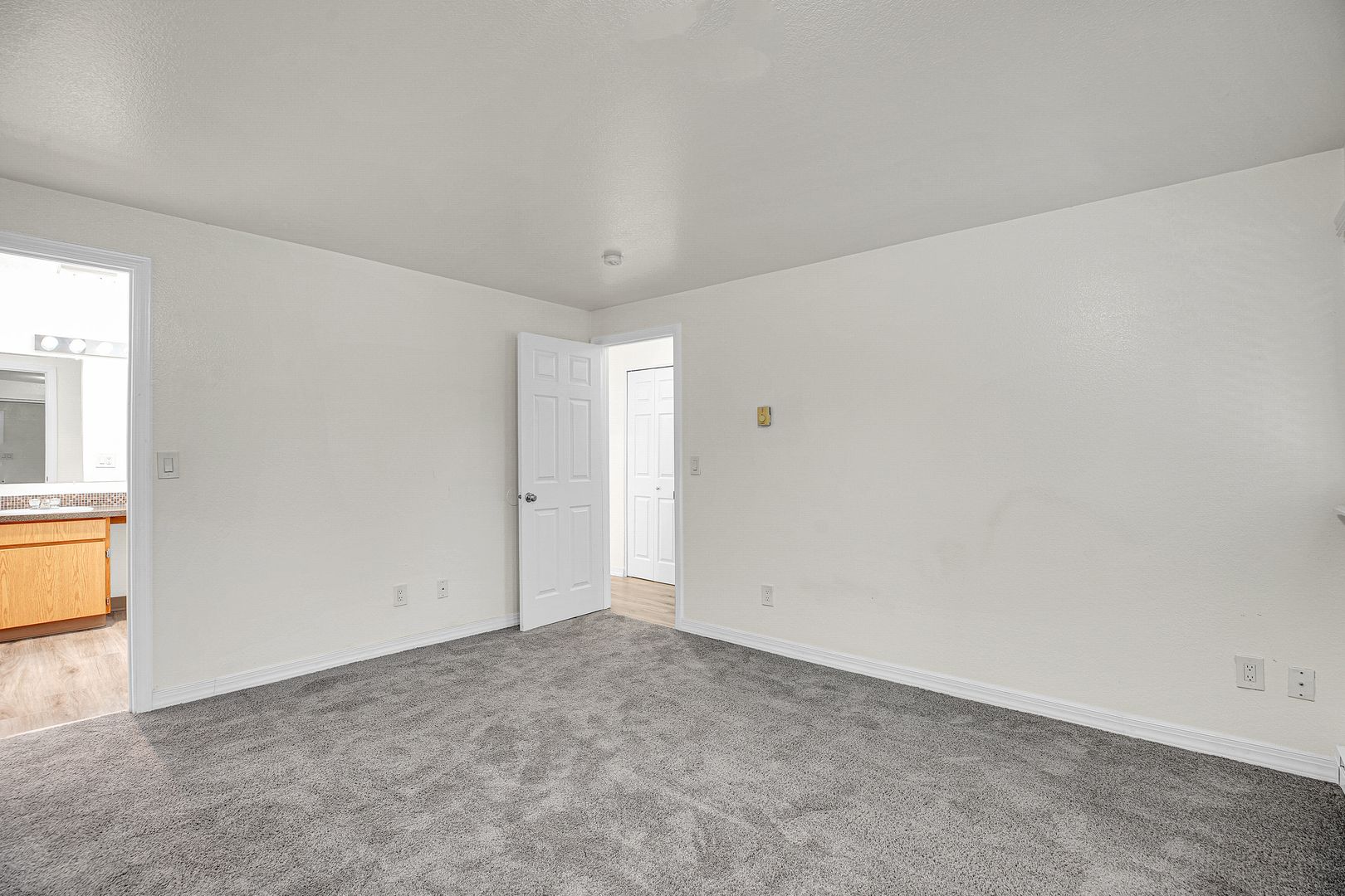 #240 WINDMILL APARTMENTS 14 of 25