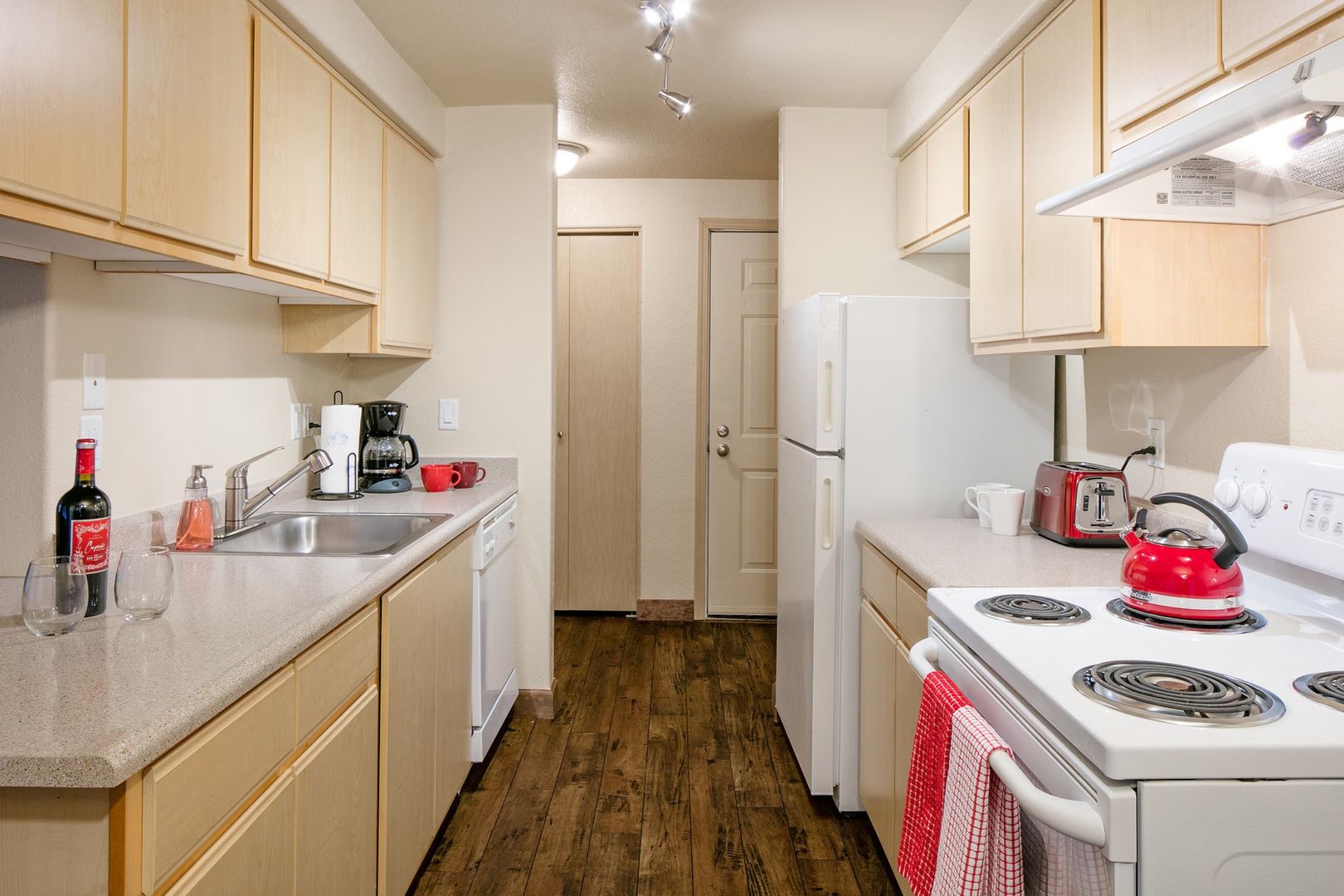 MILWAUKIE Apartment: 11615 SE FULLER ROAD