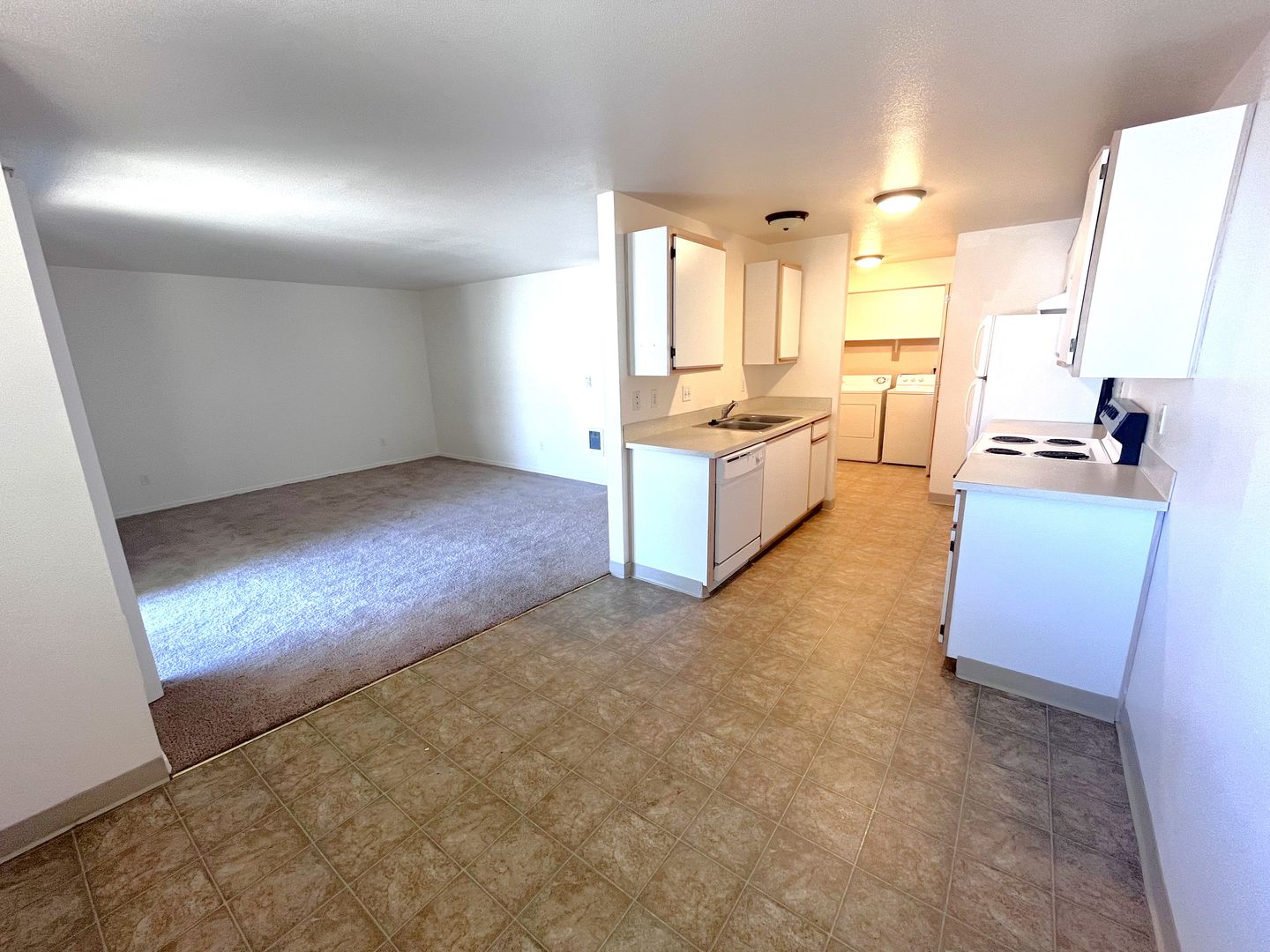 SALEM Apartment: 295 COLT LANE