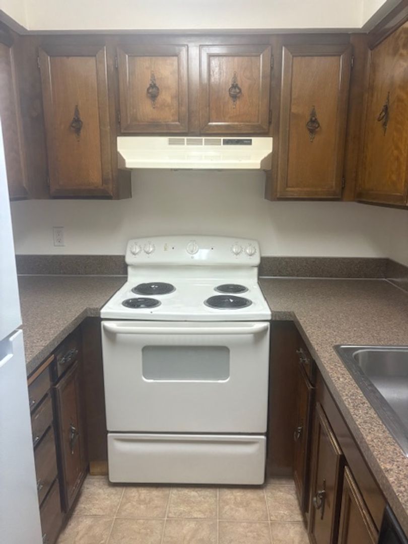 KEIZER Apartment: 1063 KOALA ST. N