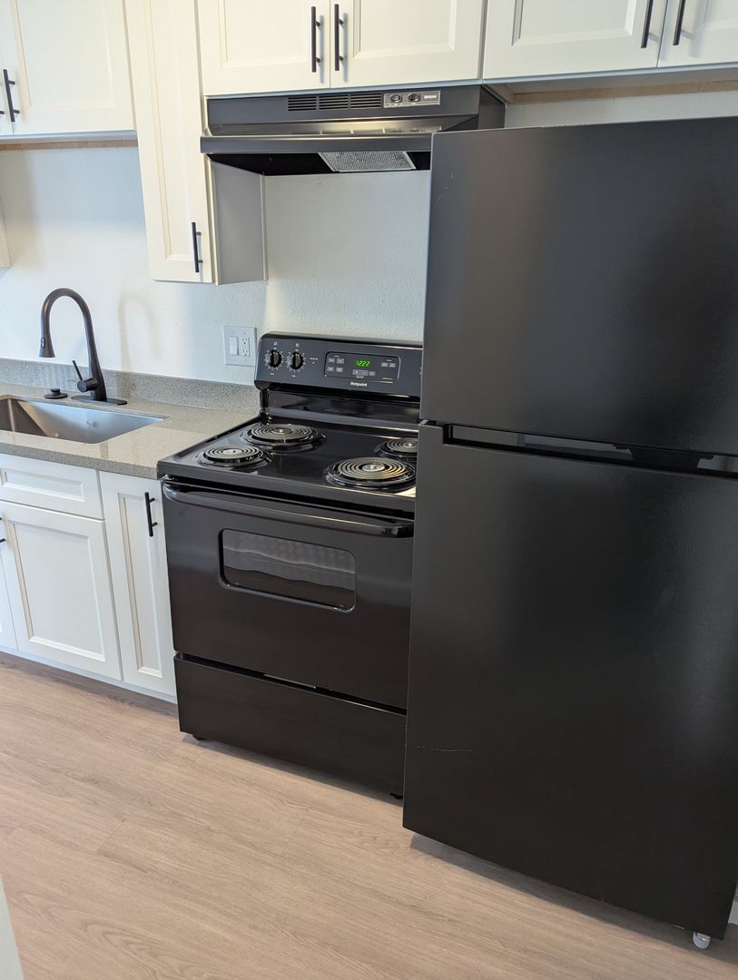 TIGARD Apartment: 11867 SW GREENBURG RD.