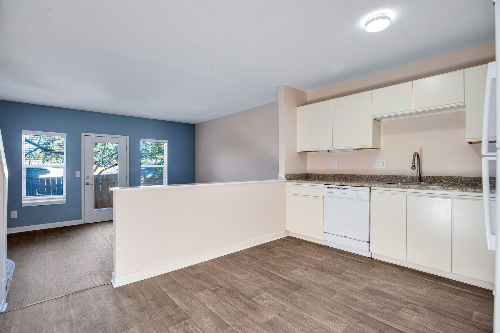 PORTLAND Apartment: 4380-4390 SE 122ND AVE
