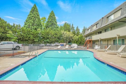 AIR CONDITIONING PROVIDED IN UNIT! FREE month of rent! $1,550 for a Townhouse! – photo 1