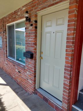 Spacious Ground-Floor One-Bedroom Apartment – photo 1