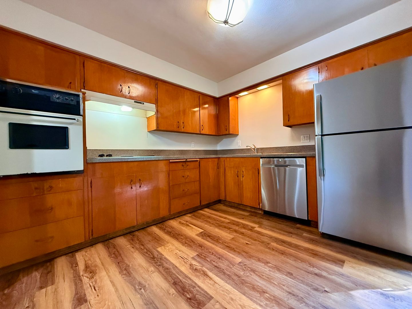 PORTLAND Apartment: 2202-2450 SW BERTHA BLVD.