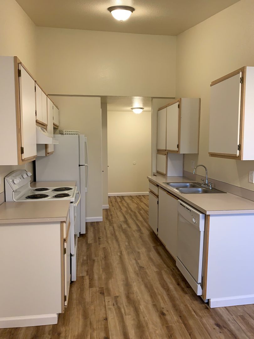 #183 SADDLE CLUB APTS 3 of 67
