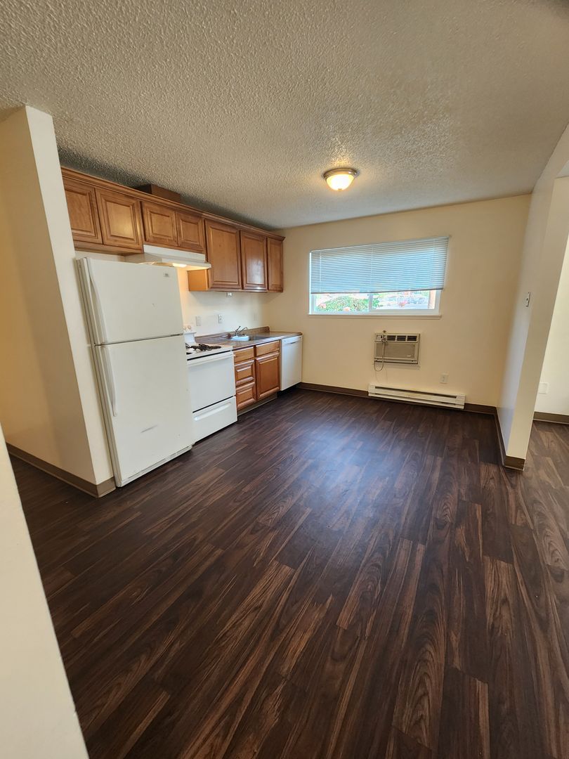 SALEM Apartment: 2288-2376 NORTHGATE AVE. NE