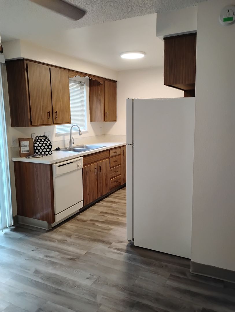 KEIZER Apartment: 597 ROSE PARK LANE, NE