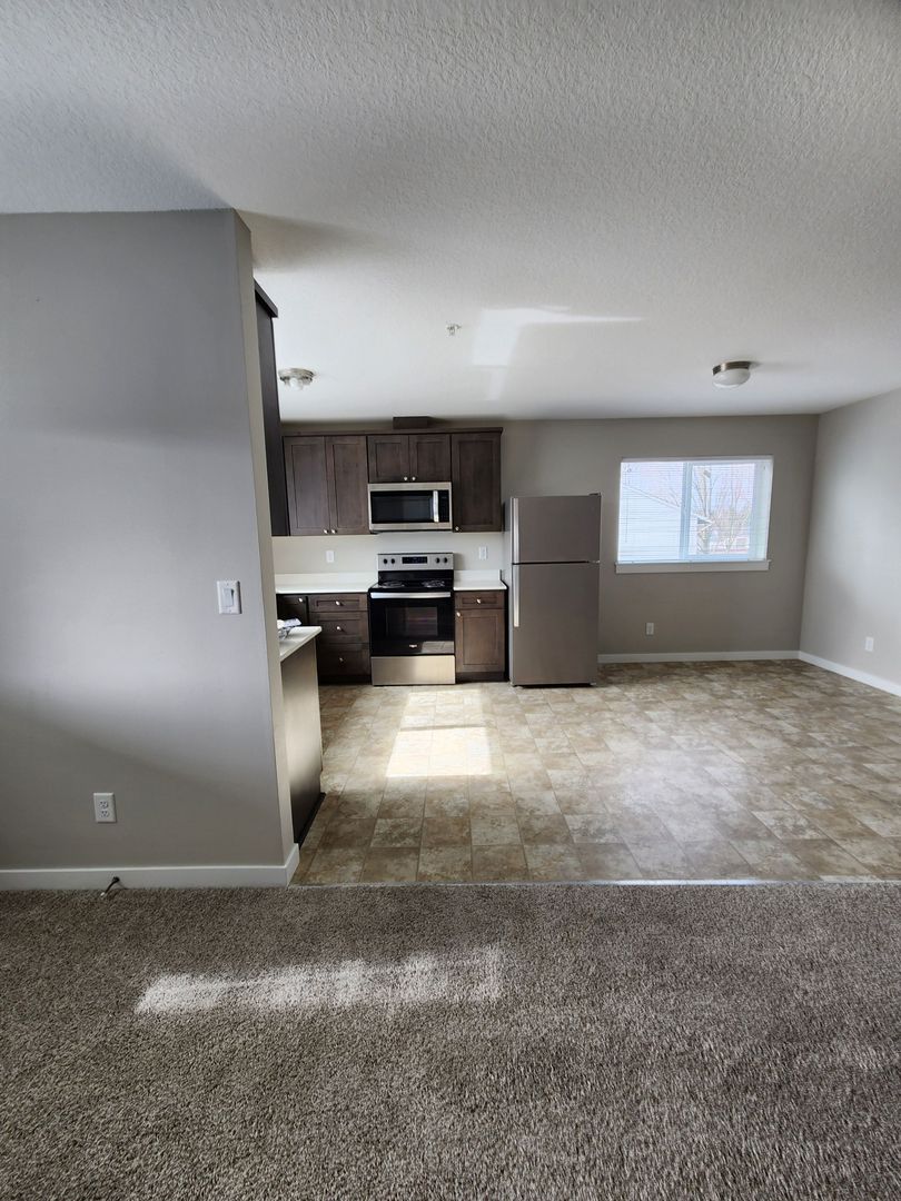 Keizer Apartment: 751-757 Plymouth Drive