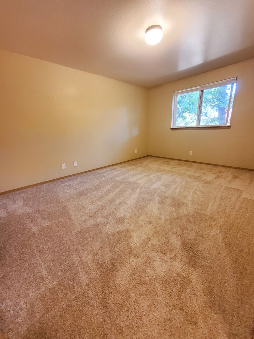 #161 TRILLIUM SQUARE APARTMENTS 4 of 10