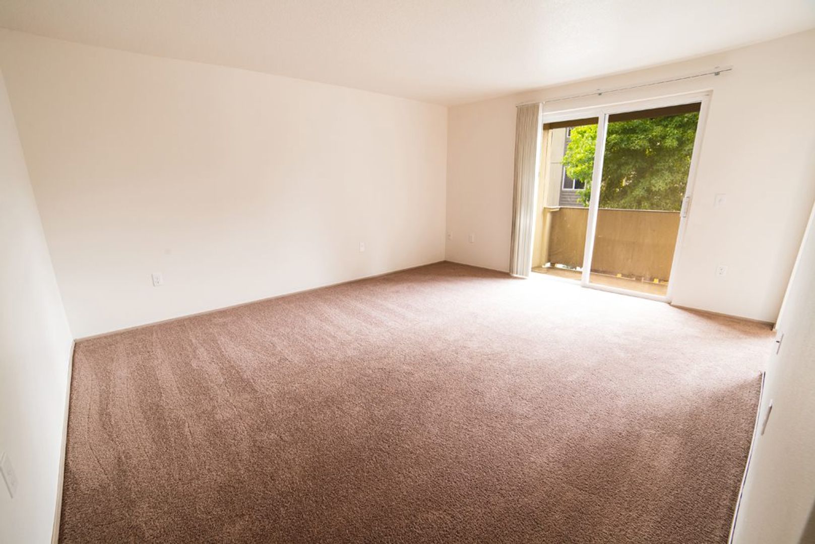 SALEM Apartment: 4030 LA PALMS LANE NE