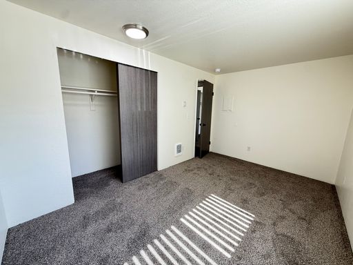 4161 DEVONSHIRE CT NE – photo 1