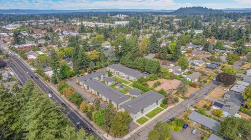 Easy Access 2-Bedroom Home – Ground Floor Unit in Heart of PDX – photo 1