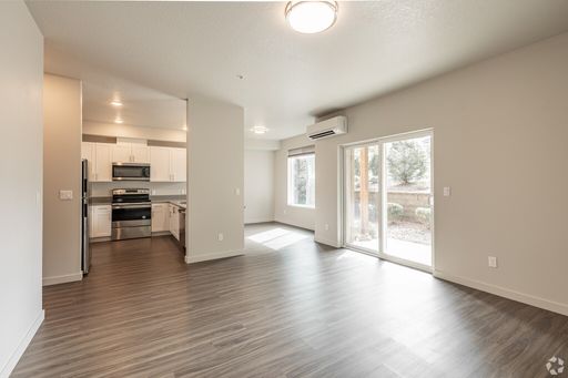 Spacious Modern 2 Bed/1 Bath with In-Unit Laundry and Private Patio! – photo 1