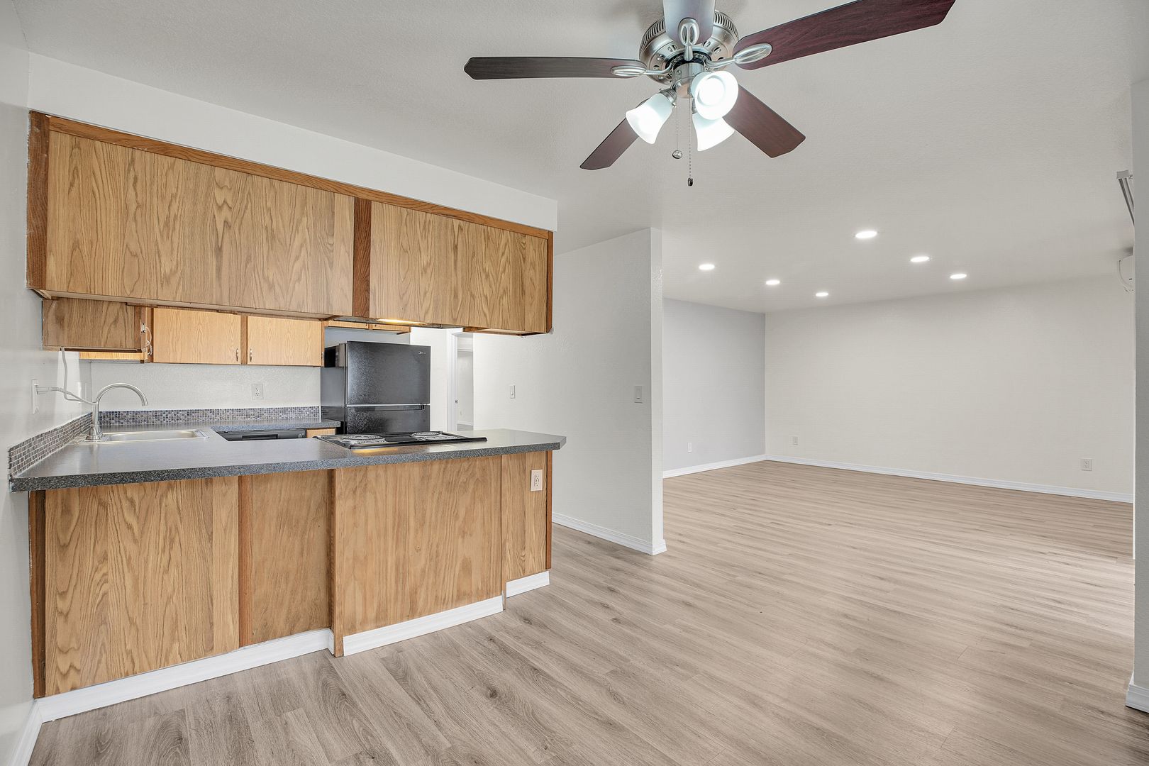 #240 WINDMILL APARTMENTS 7 of 12